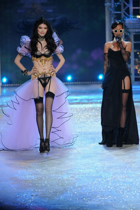 Victoria's Secrets Fashion Show 2012 (10)