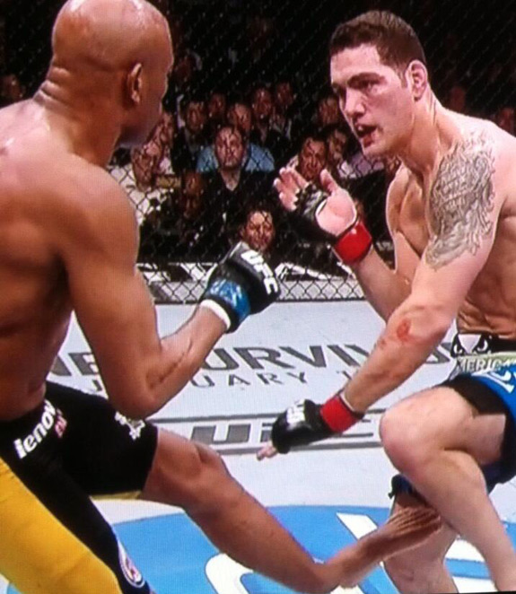 uniek Reis Pastoor Anderson Silva Breaks Leg Against Chris Weidsmen In UFC 168 [GIF + VIDEO +  PHOTO ]