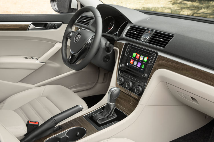 2016 VW Passat Interior CenterStack Wheel