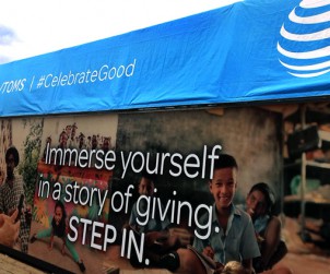 Att Toms Celebrate Good